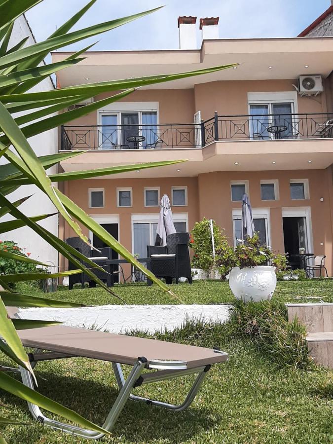 Christina'S Sea House Apartment นิกิติ ภายนอก รูปภาพ