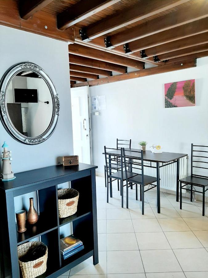 Christina'S Sea House Apartment นิกิติ ภายนอก รูปภาพ