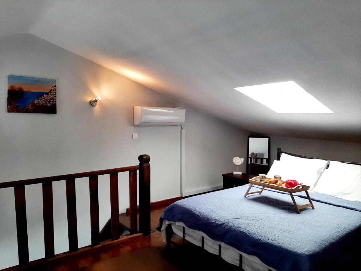 Christina'S Sea House Apartment นิกิติ ภายนอก รูปภาพ