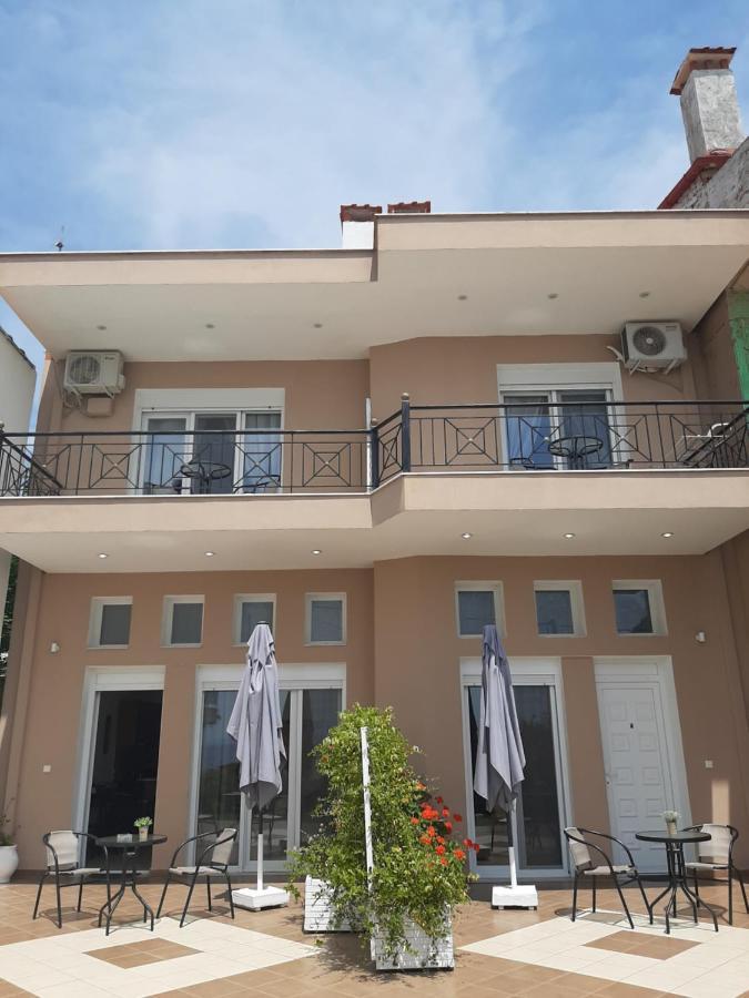 Christina'S Sea House Apartment นิกิติ ภายนอก รูปภาพ