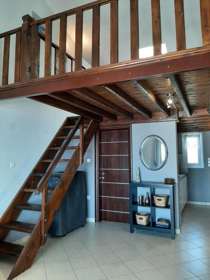 Christina'S Sea House Apartment นิกิติ ภายนอก รูปภาพ