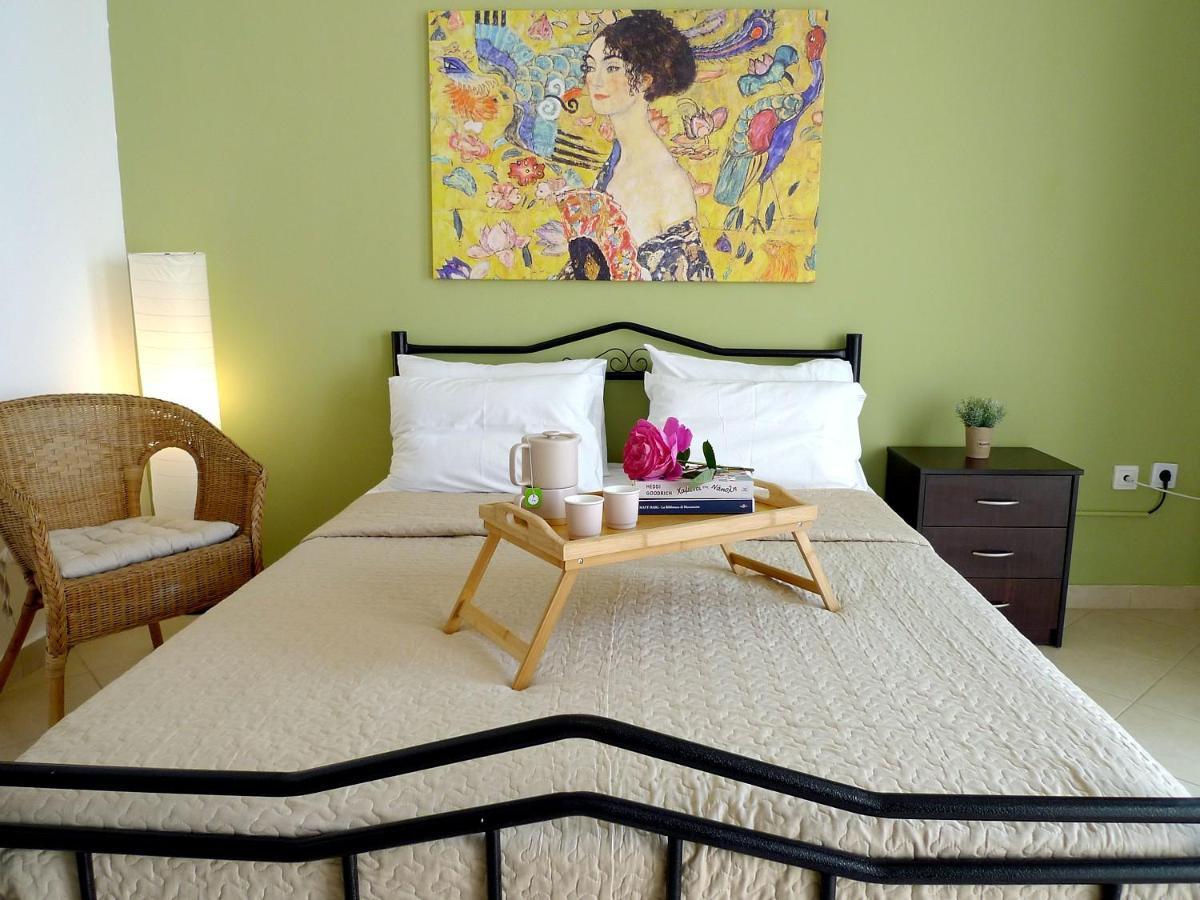 Christina'S Sea House Apartment นิกิติ ภายนอก รูปภาพ