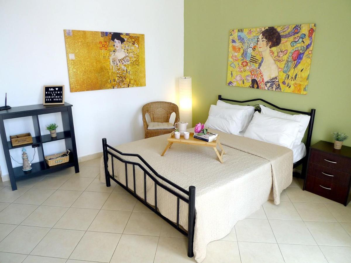Christina'S Sea House Apartment นิกิติ ภายนอก รูปภาพ