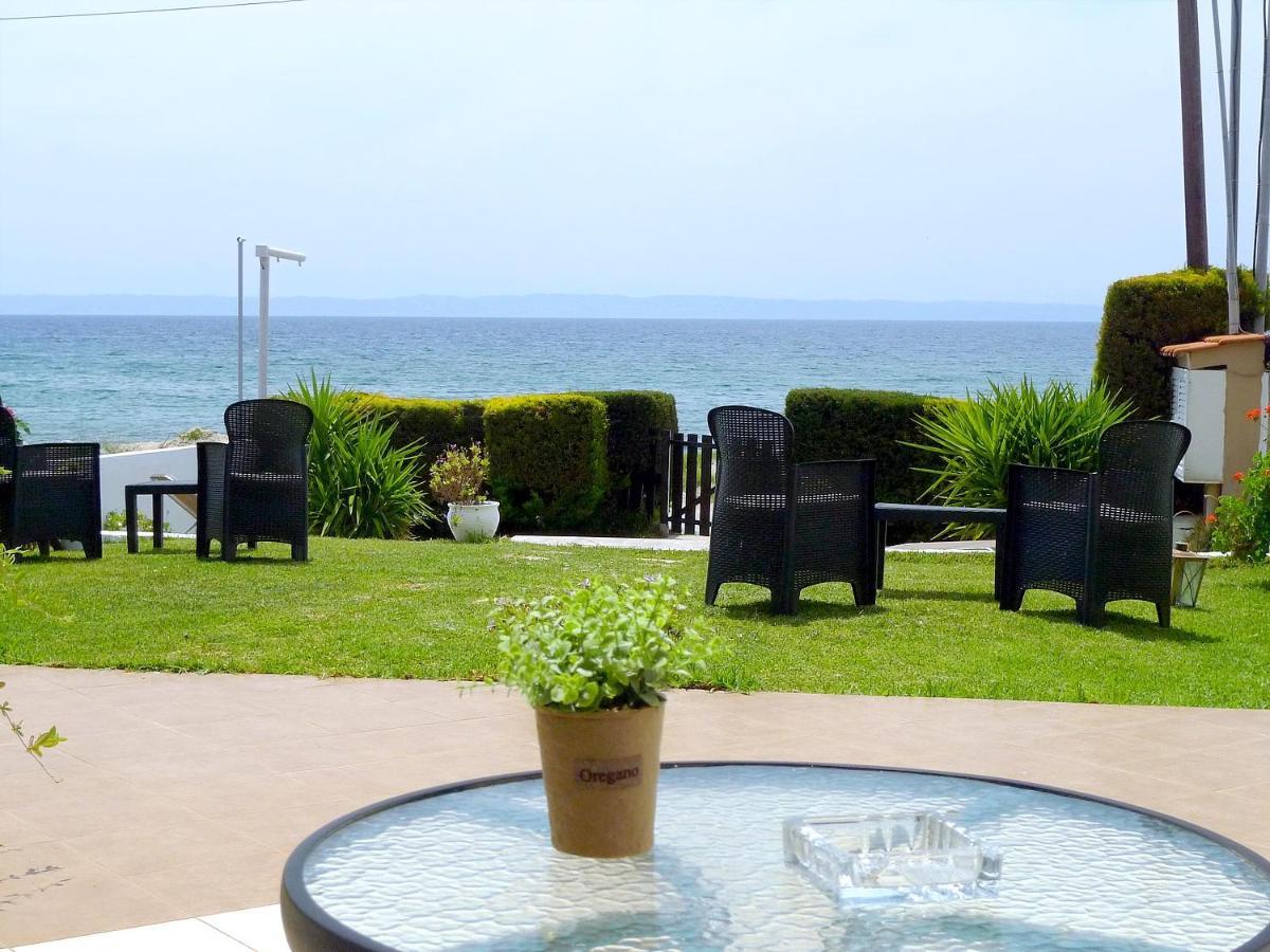 Christina'S Sea House Apartment นิกิติ ภายนอก รูปภาพ