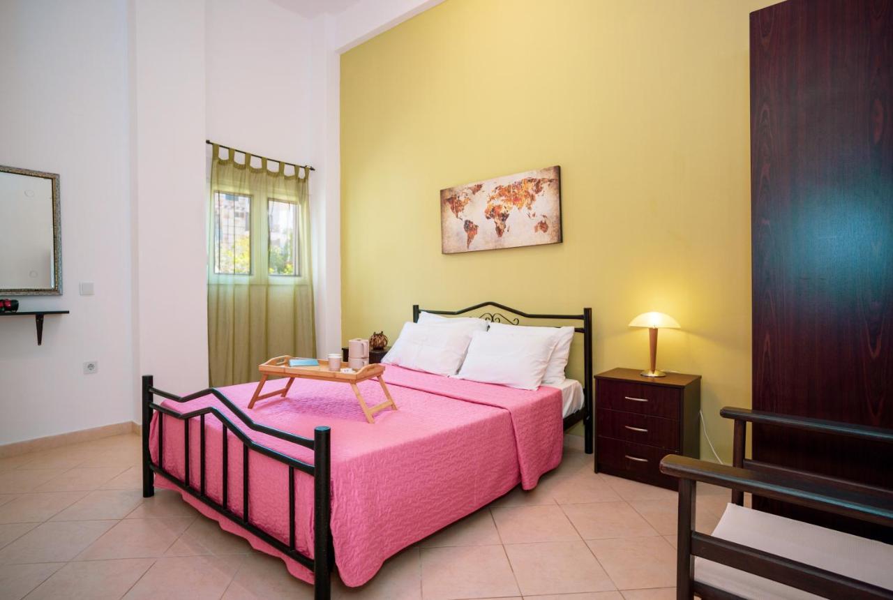 Christina'S Sea House Apartment นิกิติ ภายนอก รูปภาพ