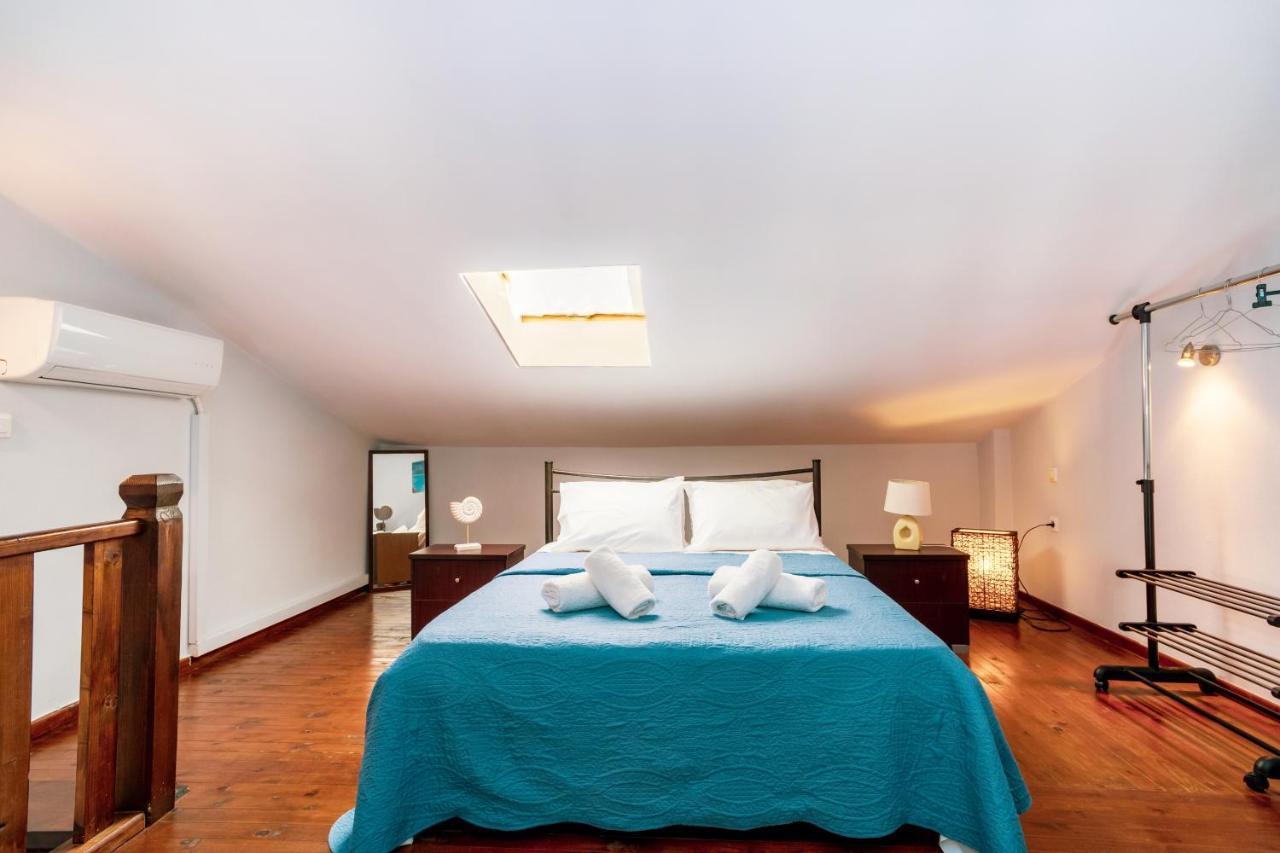 Christina'S Sea House Apartment นิกิติ ภายนอก รูปภาพ