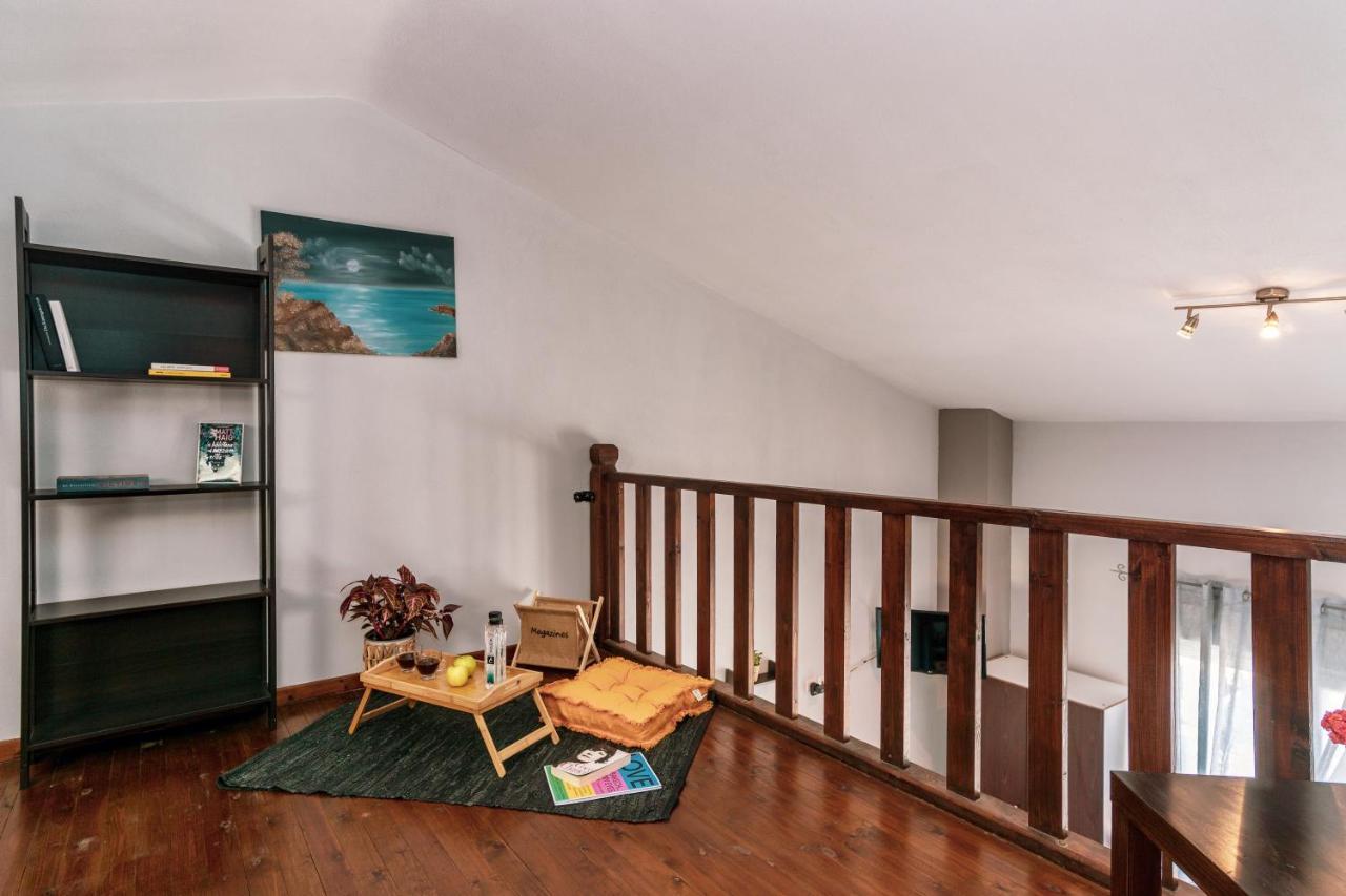 Christina'S Sea House Apartment นิกิติ ภายนอก รูปภาพ